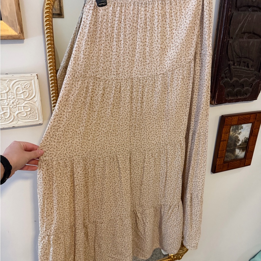Brandy Melville Beige Patterned Maxi Skirt